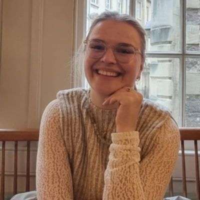 Julia Middeke Psychologist | ADOS Trained Practitioner BSc, MSc, MA